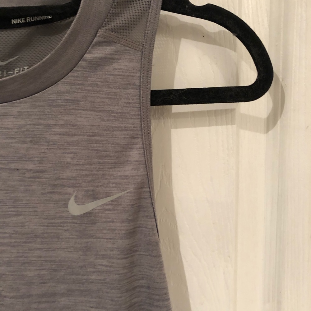 Nike Workout Tank - Picture 2 of 4